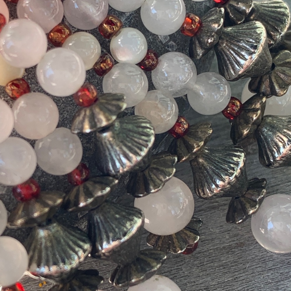 Vintage | Clip Beaded Earrings - Picture 14 of 14